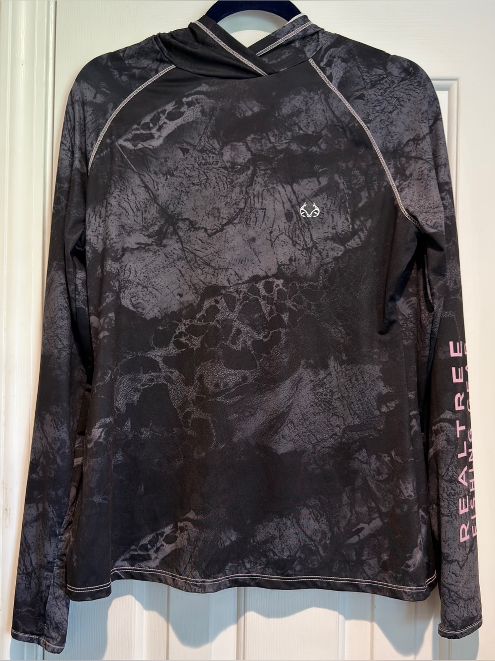 NWOT Women's Realtree Fishing LS Hooded Shirt Black & Grey Camo Size Medium